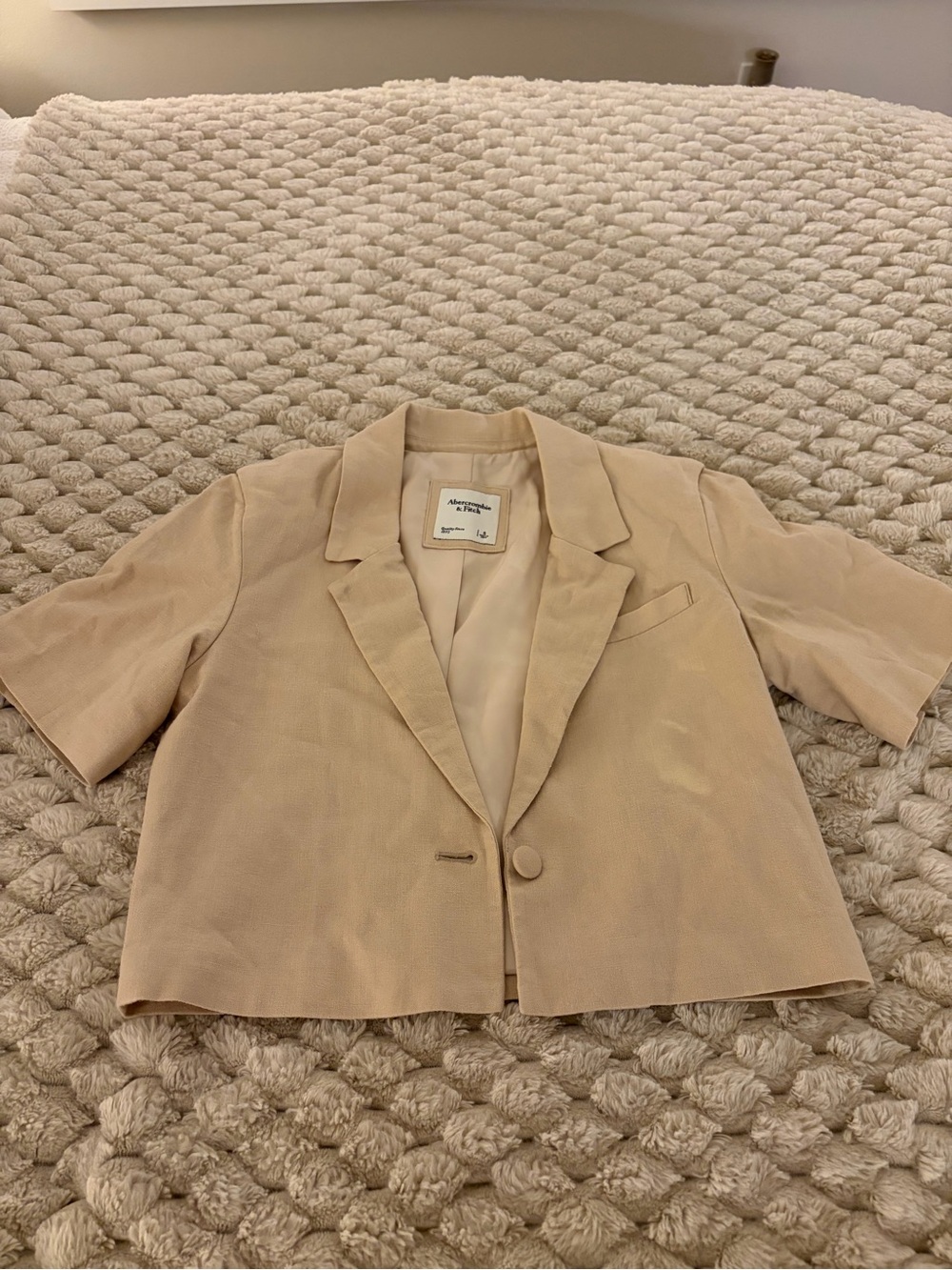 Abercrombie & Fitch Cropped Short Sleeve Blazer - Beige